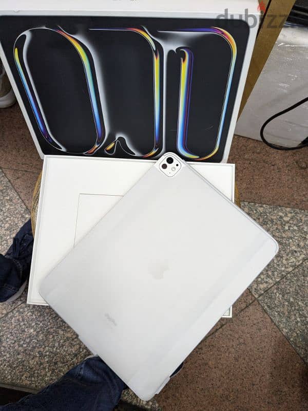 Apple iPad Pro 13 in M4 WiFi 256G Silver فتحت علبة 1