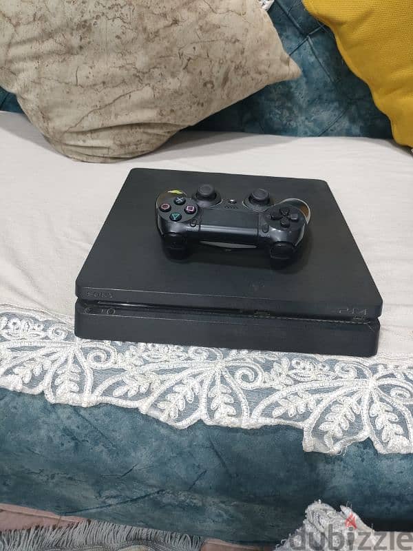 بلايستيشن 4 سلم  PS4 slim  هارد 1000 جيجا  سوفت 11 (ينفع يتهكر) 10