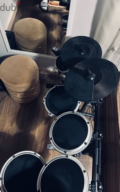 electric drum ( used like new )