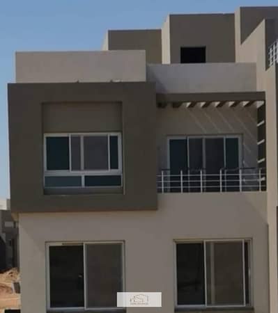 Finished apartment for sale with air conditioners in Etapa Compound, Sheikh Zayed, in installments