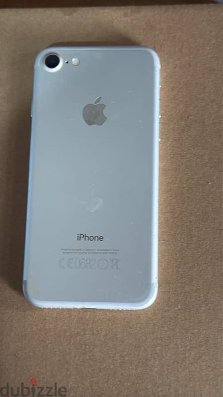 iphone 7 with box very good condition 0