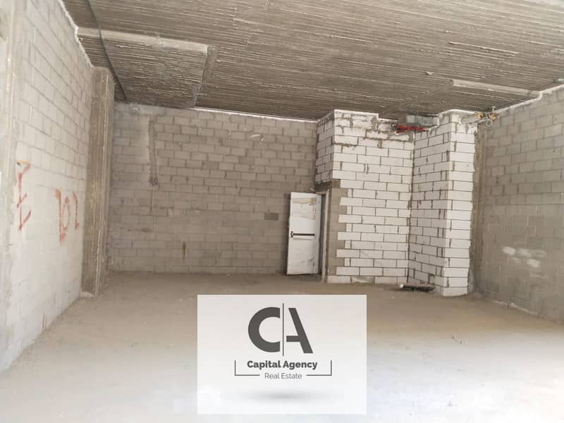 Duplex commercial store for rent, 300 square meters, inside a gas station, in Banafseg Services - Fifth Settlement 0