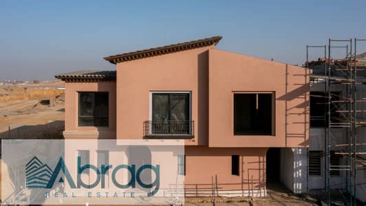 For sale, resale at an old price, a townhouse villa, Village West Compound, Sheikh Zayed