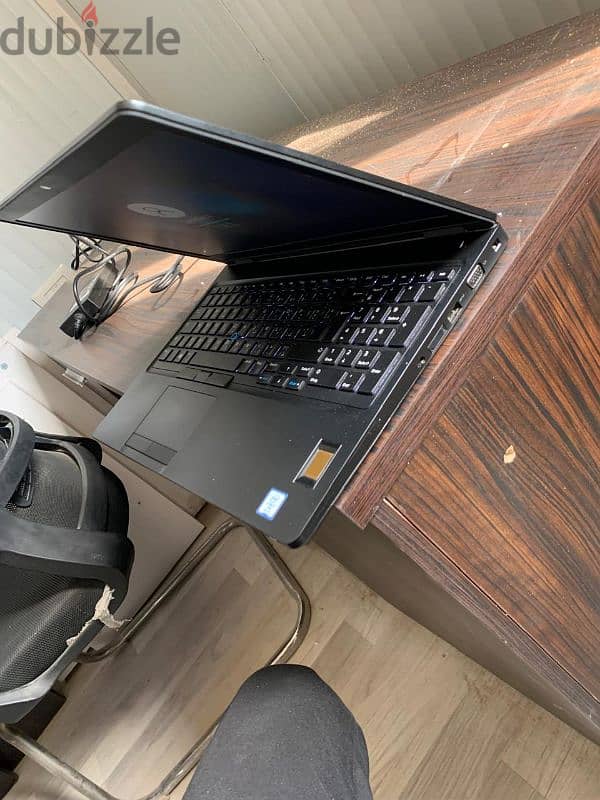 Dell latitude 5590 1