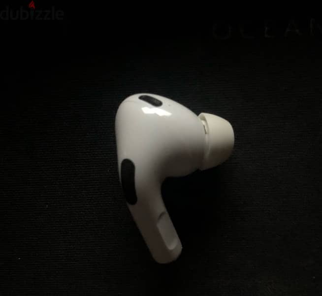 AirPods Pro 2 (lightning port) (right side) 1