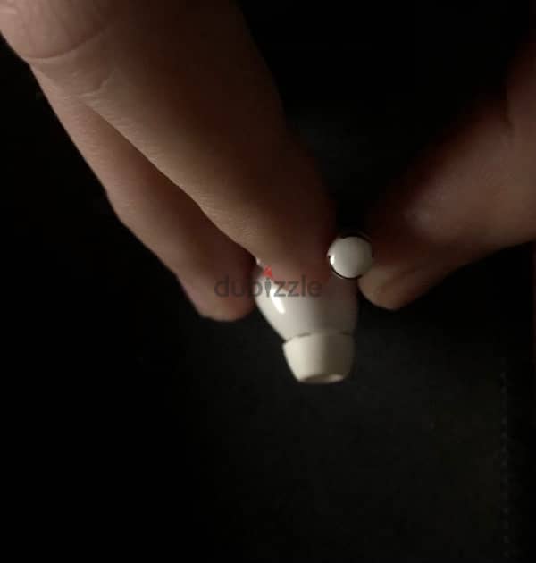 AirPods Pro 2 (lightning port) (right side) 2