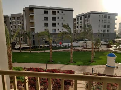 Finished apartment with Garden for Sale with Flexible Payment Plans Located in Hyde Park , New Cairo