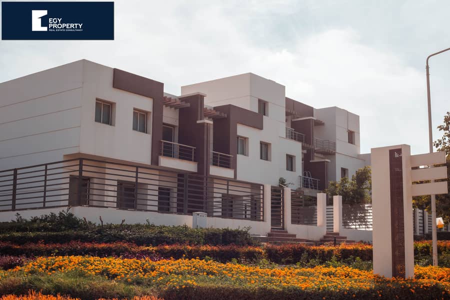 Townhouse In Hyde Park New Cairo For sale Greenery View Lowest Down Payment 1.5 years delivery 0