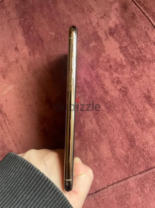 iPhone xs used like new 5