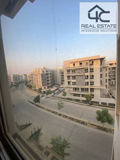 For sale a fully finished apartment in Mountain View Compound 160 m with down payment and installments, ready to move open view on Central Park