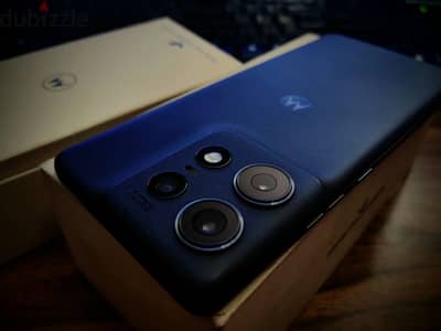 عملاق الاداء و التصوير المايستروو Motorola Edge 50 Pro  512-12