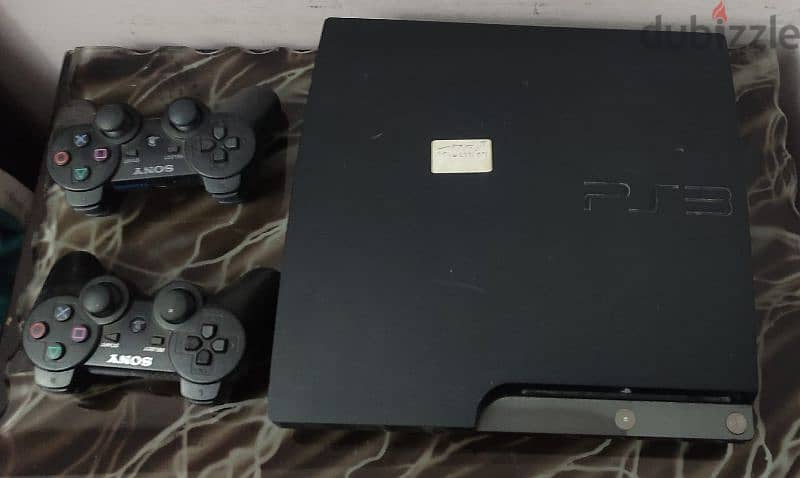 playstation 3 hard 500 Gb.  عليه العاب كتير بدراعين 1