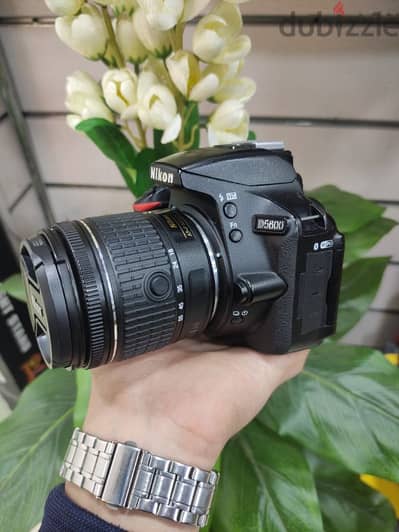 Nikon D5600 نيكون 5600 شبه جديدة وبحالة ممتازة