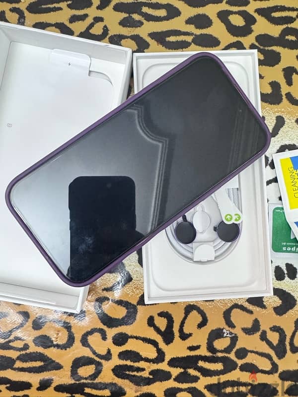 iPhone 16 pro max for sale مفيش عليه ضرايب 1