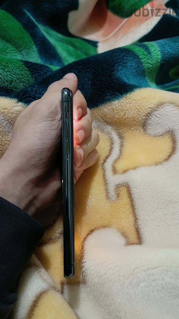 Iphone 11pro max 4