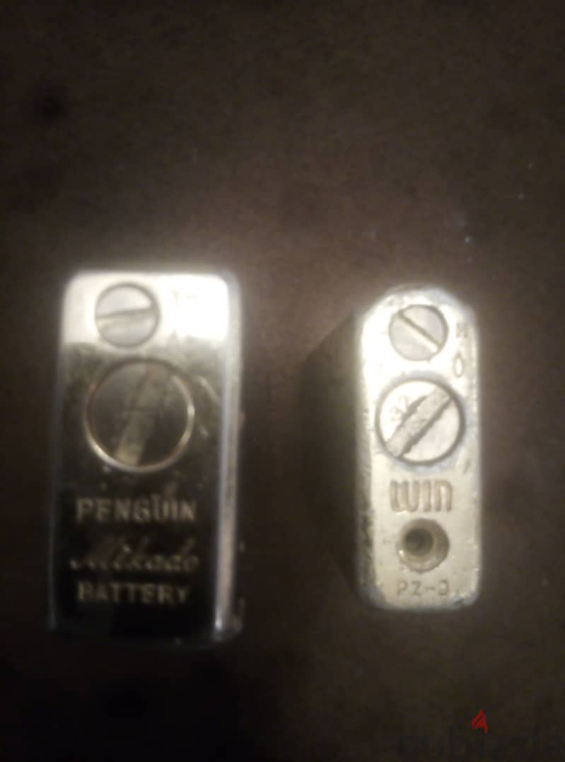 2 antique lighters 0