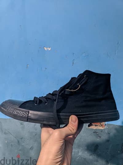 Converse shoes half  for sale (  Black, size 45 )