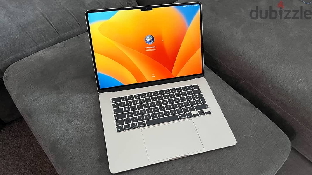 MacBook Air 15 Inch 256G  مشحون 9 مرات جديد تمام 1