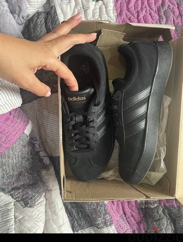 adidas court shoes in a perfect condition 1