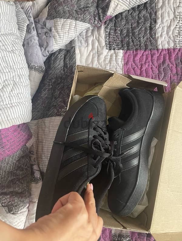 adidas court shoes in a perfect condition 2