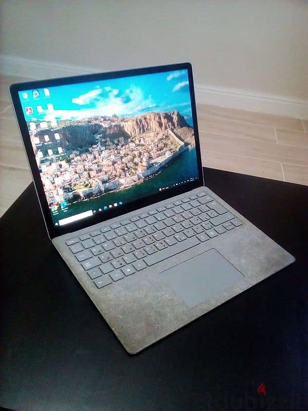 microsoft surface laptop 1 4 Giga ram 128 giga hard 3