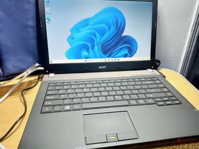 Acer laptop جايبه من المانيا رامات ١٦ وفيه هاردين