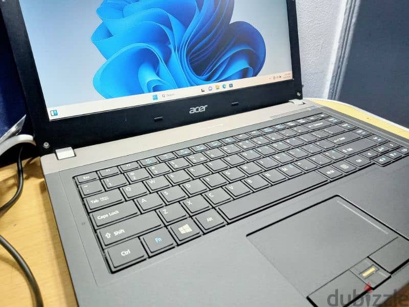 Acer laptop جايبه من المانيا رامات ١٦ وفيه هاردين 2