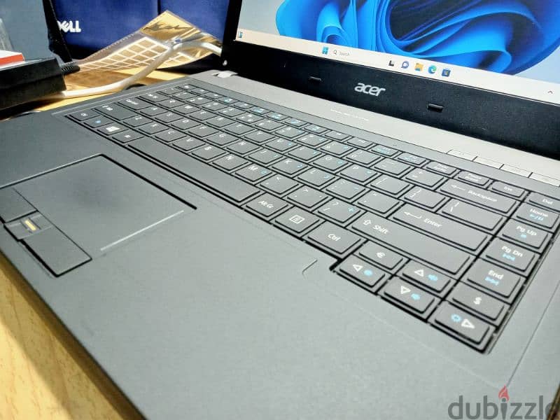 Acer laptop جايبه من المانيا رامات ١٦ وفيه هاردين 3