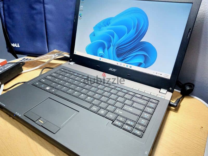 Acer laptop جايبه من المانيا رامات ١٦ وفيه هاردين 5