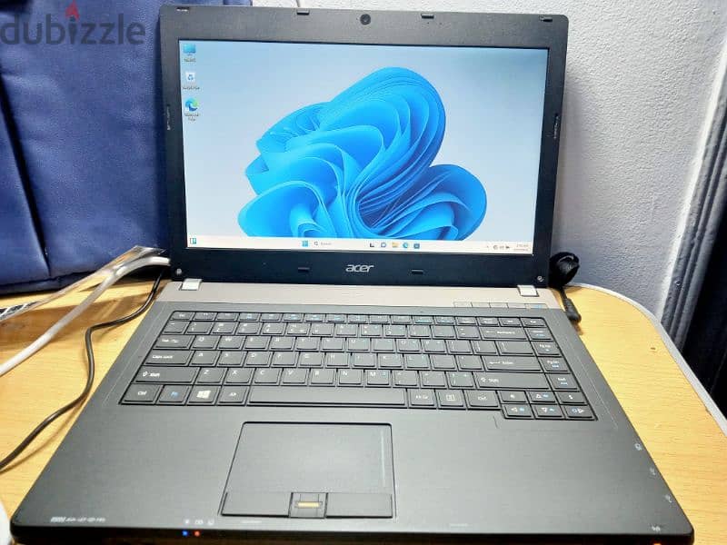 Acer laptop جايبه من المانيا رامات ١٦ وفيه هاردين 10