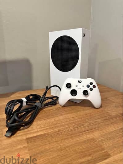 Xbox Series S used with a mint condition + A controller