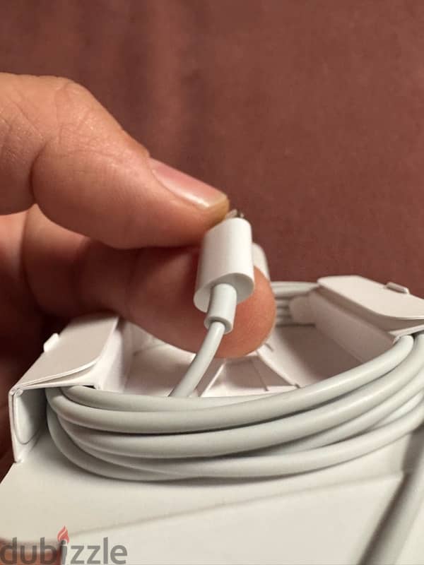 Apple lightning earphone 3