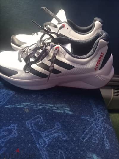 adidas. TERREX. . . Siz. . 41. . 1/3