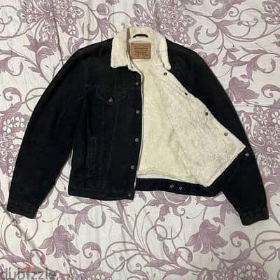 LEVI’S SHERPA TRUCKER JACKET