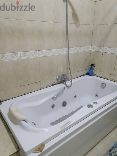 High End Jacuzzi in Excellent Condition - For Sale