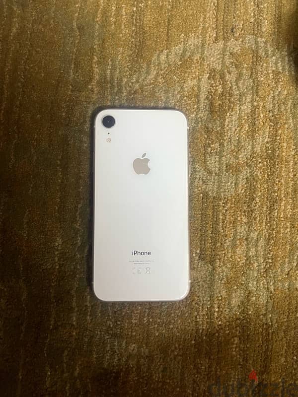 I phone XR 128 white 1