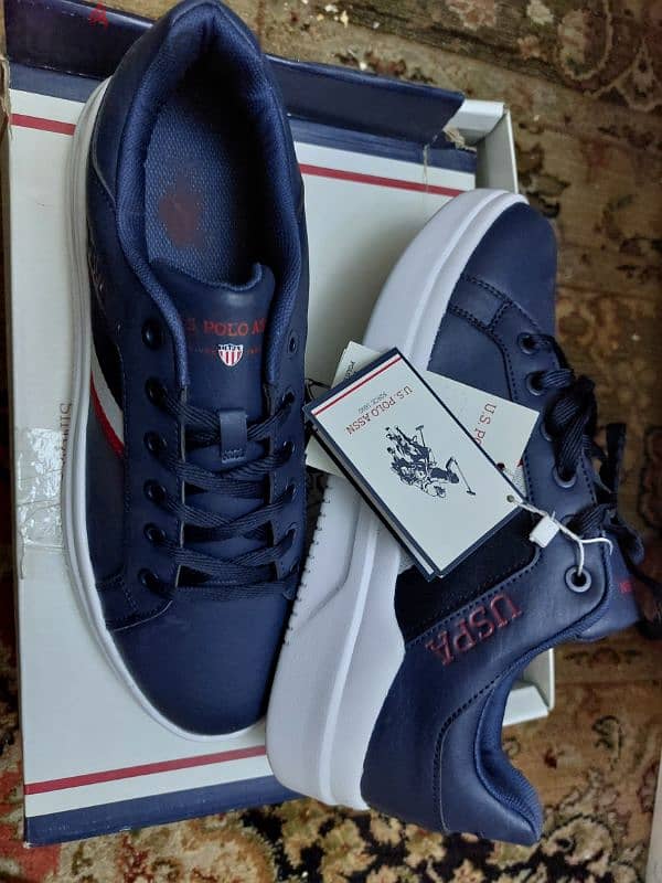 NEW U. S POLO NAVY SHOES SIZE 41 2