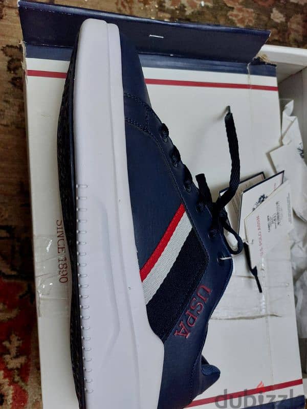 NEW U. S POLO NAVY SHOES SIZE 41 3