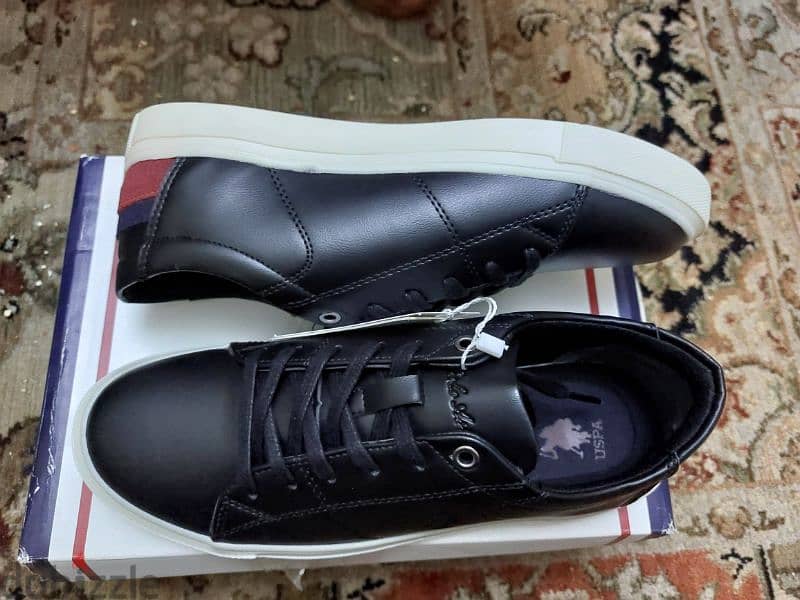 NEW U. S POLO NAVY SHOES SIZE 41 5