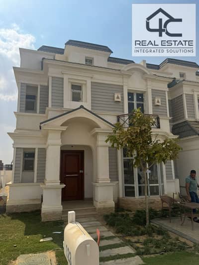 Town house for sale in Mountain View I City 205 m ready to move prime location with a down payment and installments