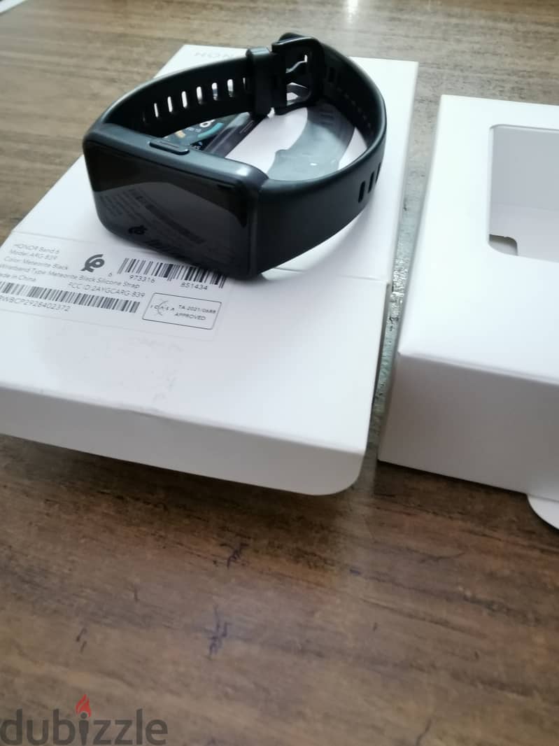 Honor Band 6 جديدة لانج استعمال خفيف جدا للبيع بكل حاجتها 3