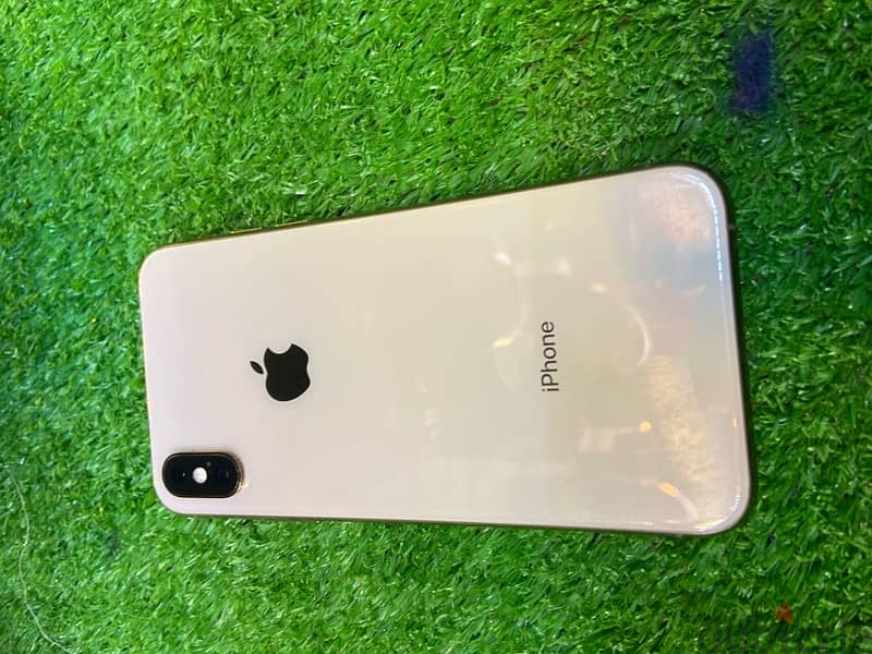 iphone Xs gold 1