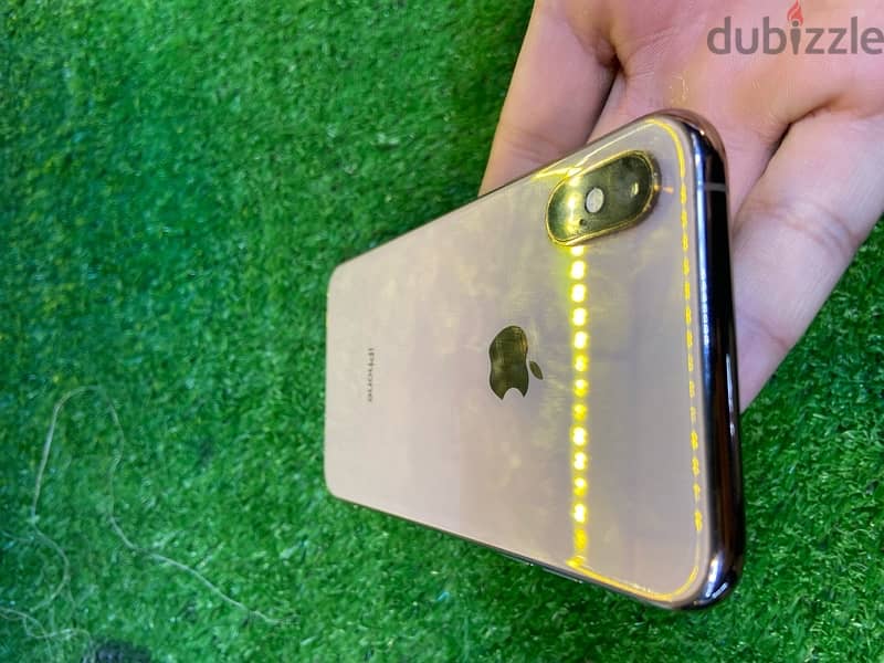 iphone Xs gold 5