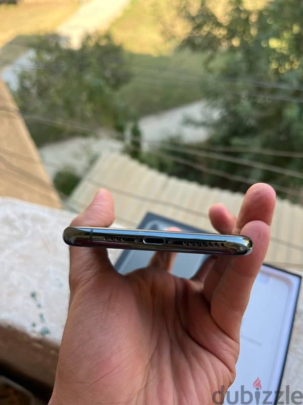 iPhone 11 pro max 5