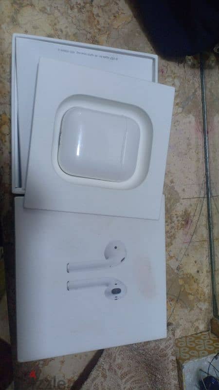 Apple AirPods first generation 2