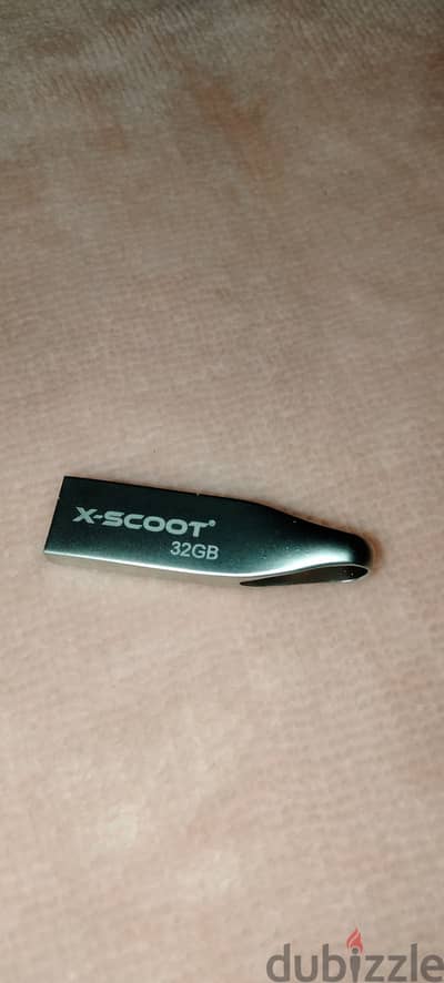 فلاشة 32GB