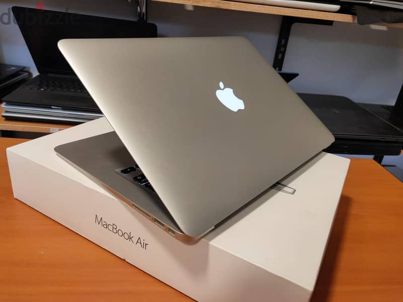 macbook air 2017core i5 macOS+ssd 128gb 6