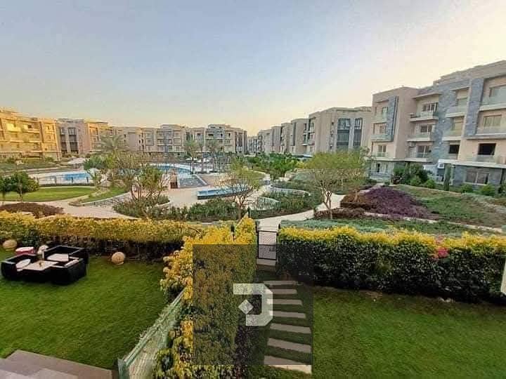 Resale apartment with ultra super lux finishing in Galleria moon valley 0