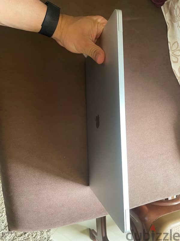 MacBook Pro 16” Touch Bar 6