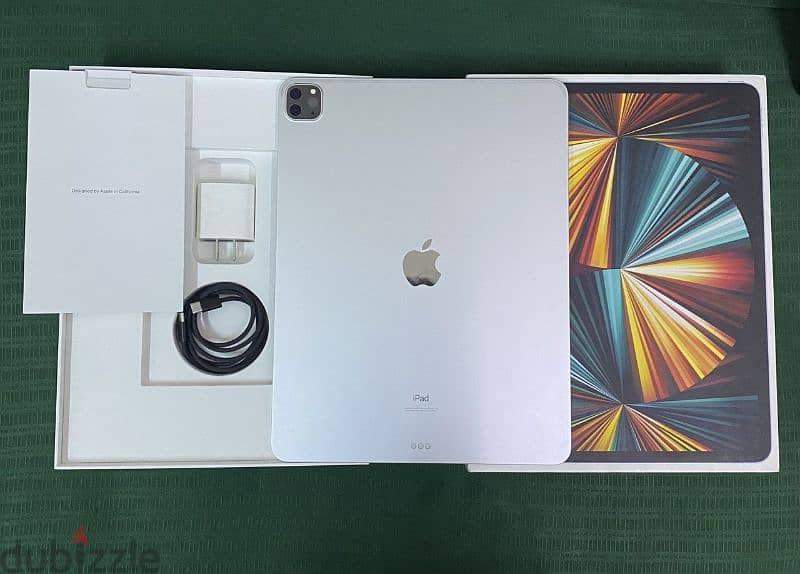 iPAD PRO M1 12,9 inch 256 GB with all accessories Like New 1